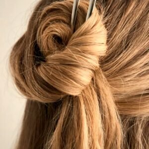 Pearl effect hair clip